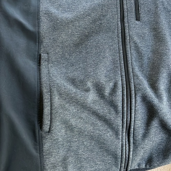 Jack Wolfskin Full Zip Hoodie (XL) - Picture 4 of 4